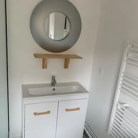Moutarde Place Turenne Apartment